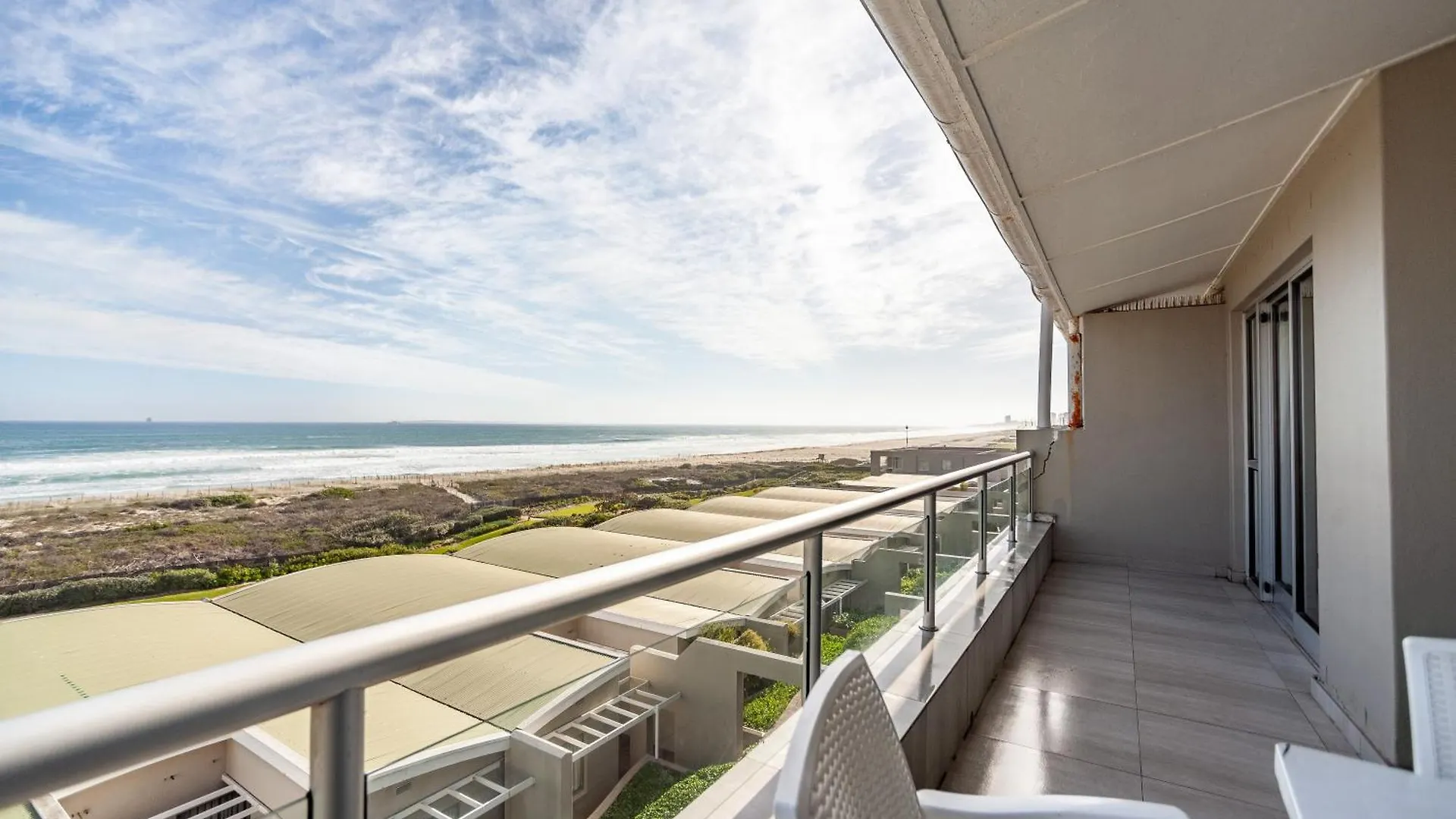 Daire Luxury Private Beachfront 2 Bedroom Dolphin Apartment, Blouberg, Cape Town Bloubergstrand