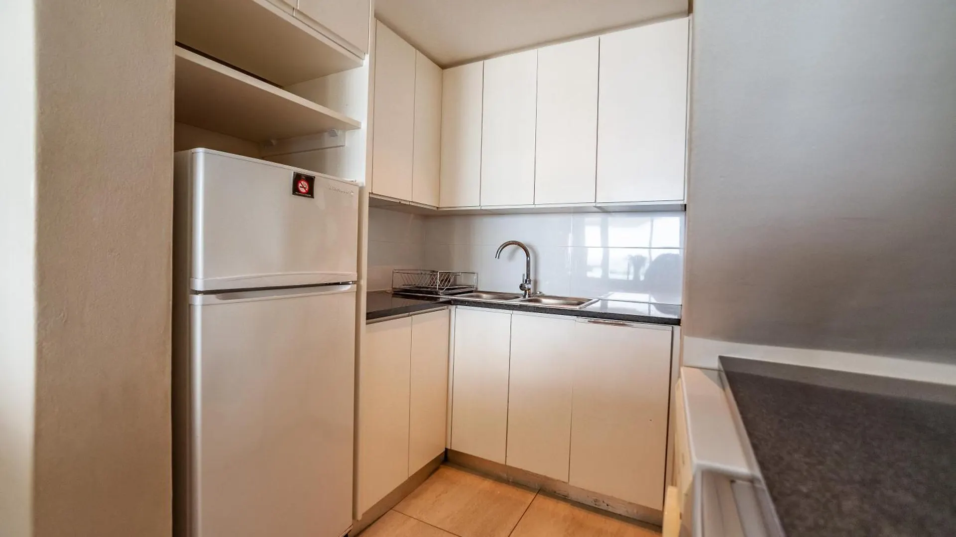 Luxury Private Beachfront 2 Bedroom Dolphin Apartment, Blouberg, Cape Town Bloubergstrand