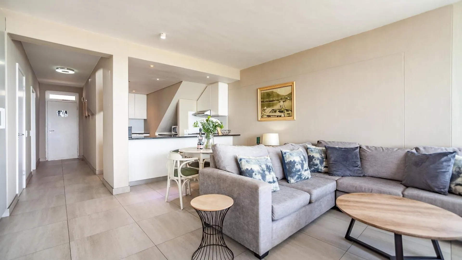 Apartment Luxury Private Beachfront 2 Bedroom Dolphin Apartment, Blouberg, Cape Town Bloubergstrand